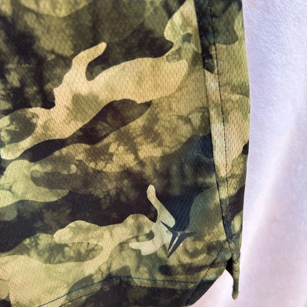 Boys old navy go dry camo shorts - Great used condition-‎ xl 14-16